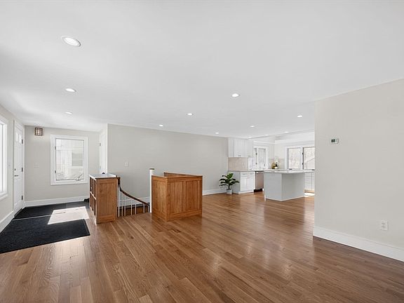 5th image of 41 Neillian St #41