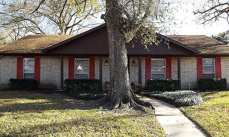 Beautiful home in Wedgewood Village! Great curb appeal and large corner lot.