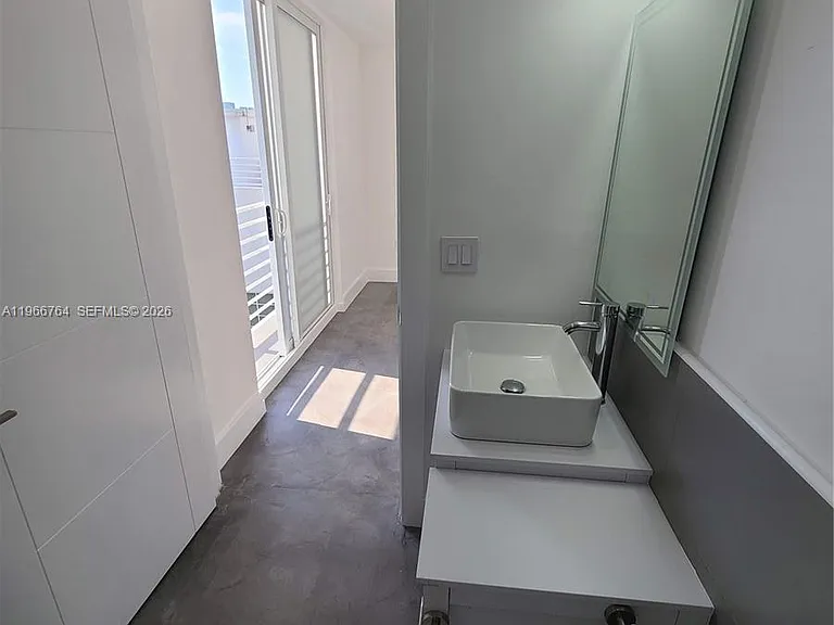 825 Michigan Ave #7 — Photo 20