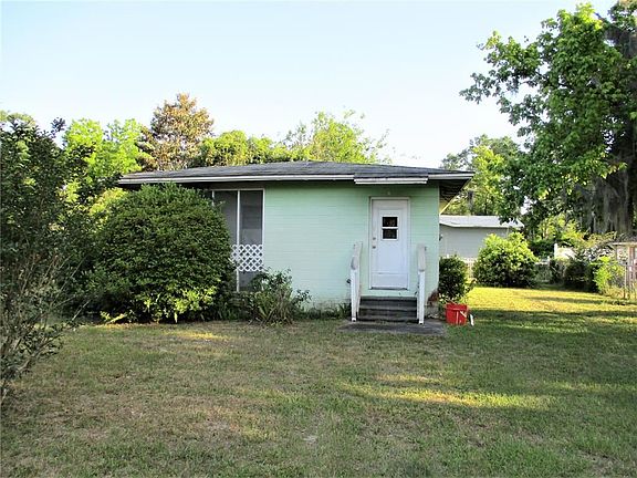2nd image of 914 NE 22nd Ter