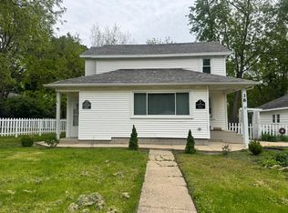 38 1/2 S Elm St #2, Manteno, IL 60950