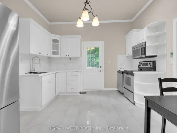 19015 Dufferin St, King, ON L3Y 4V9