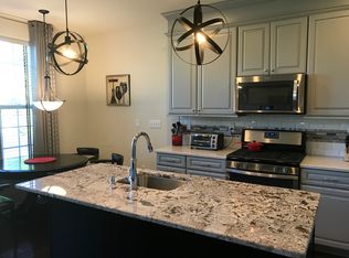 932 Huntington Dr, Fishkill, NY 12524