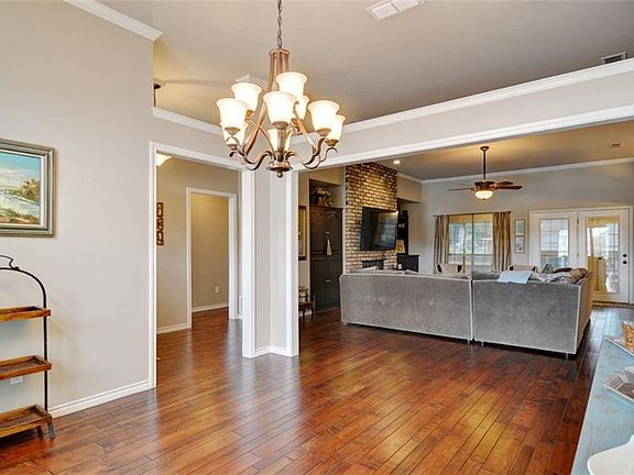 4th image of 2416 Waters Edge Dr