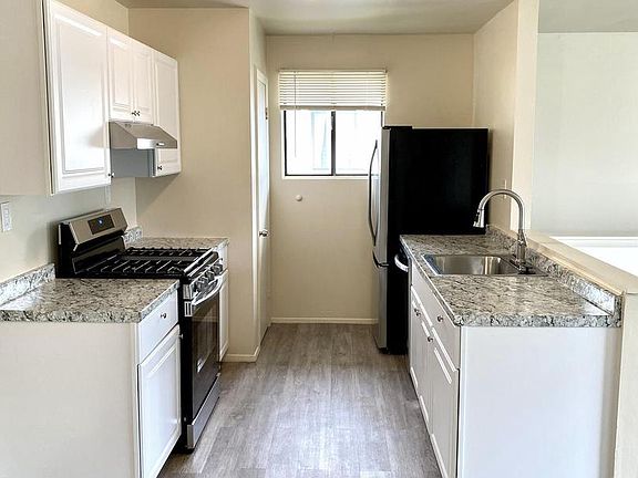 5th image of 822 Windstream Way Unit D