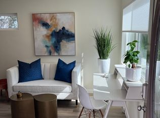 325 Los Robles Dr, Thousand Oaks, CA 91362