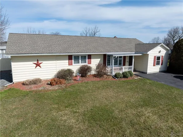2865 Hillcrest Dr E, Coplay, PA 18037