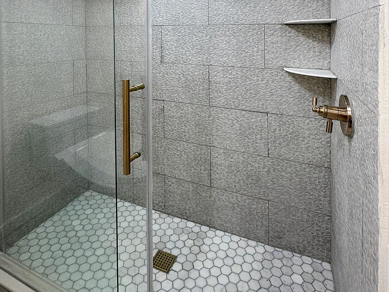 2301 Ridgmar Plz — Photo 15