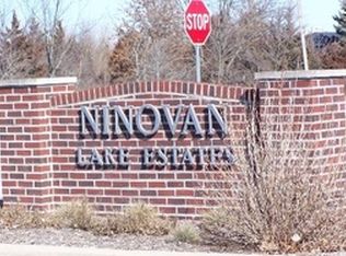 2827 Ninovan Ln, Minooka, IL 60447