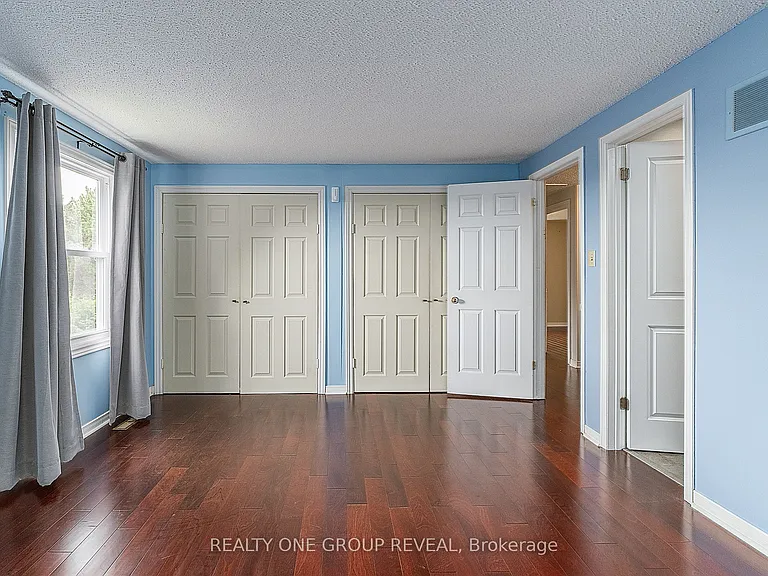 326 Prince Of Wales Dr — Photo 23