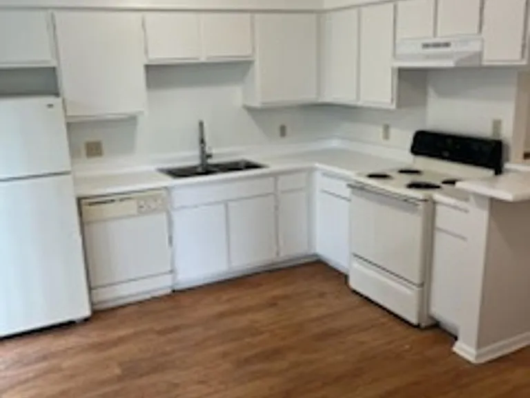 Ashford Creek Apartments — Photo 67
