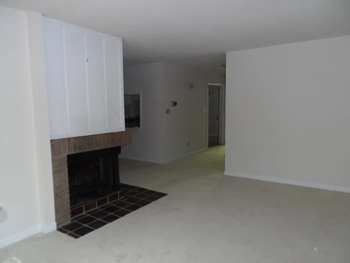 4100 Five Oaks Dr — Photo 8