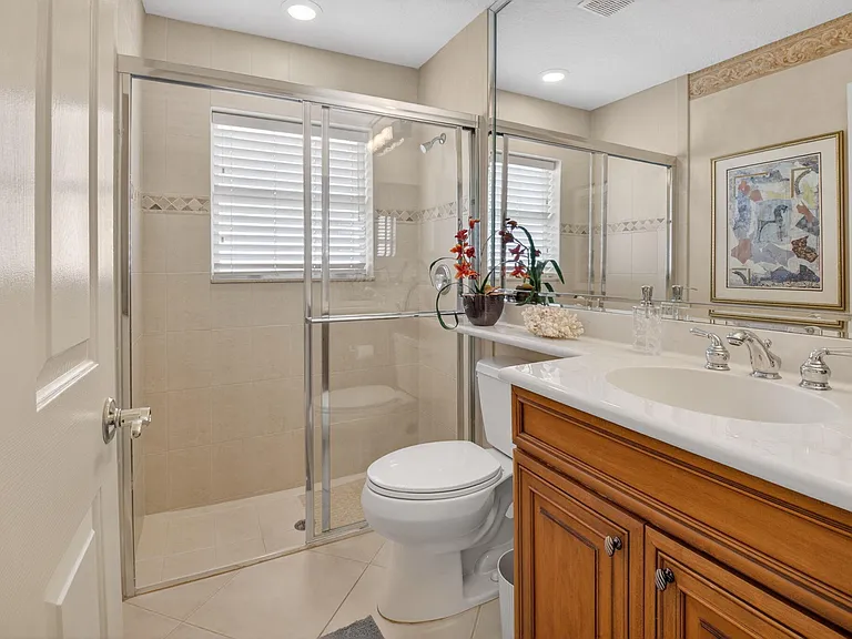 5256 Glenville Dr — Photo 38