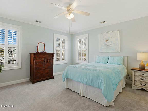 5th image of 221 Silver Sloop Way