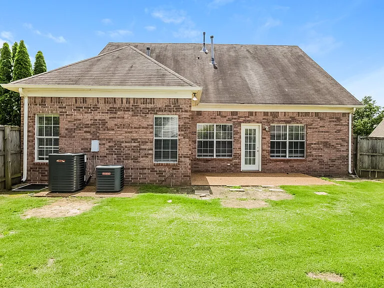 10076 Sutton Ridge Ln — Photo 17