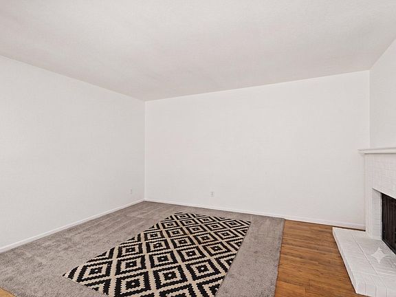 2nd image of 1209 W Plum St #C-6