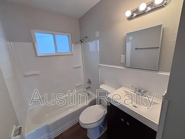 8634 Burton Ave #B — Photo 9