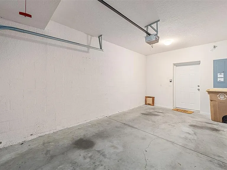 4570 SW 52nd Cir #107 — Photo 32