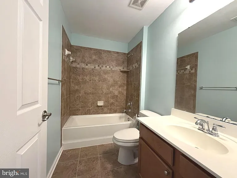 2911 Lomond Pl — Photo 14