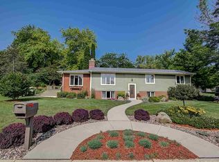 1400 Lakeview Dr, Fort Atkinson, WI 53538