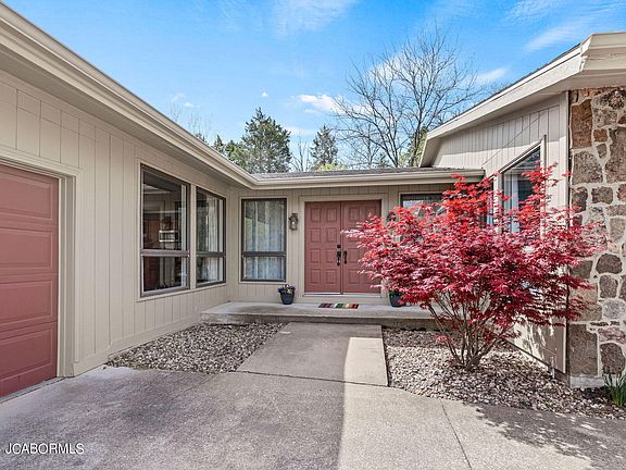 2nd image of 2603 Briarwood Dr