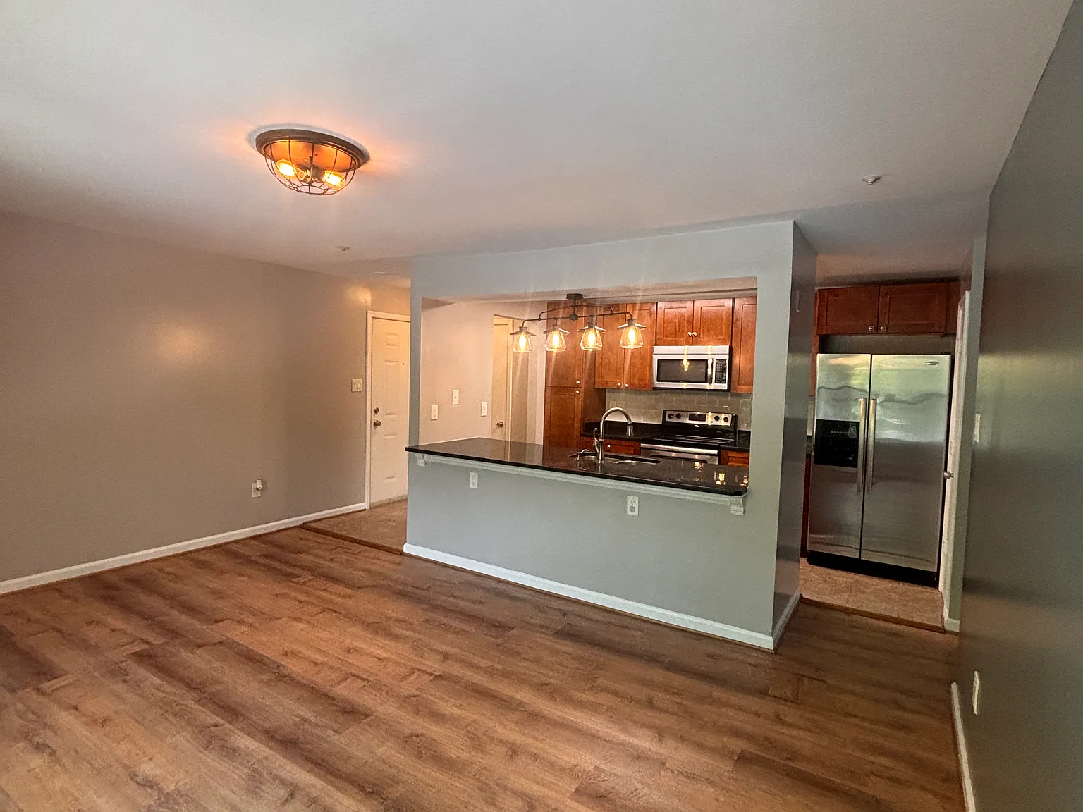 3 bed, 1000 sqft, $2,250 — Photo 1