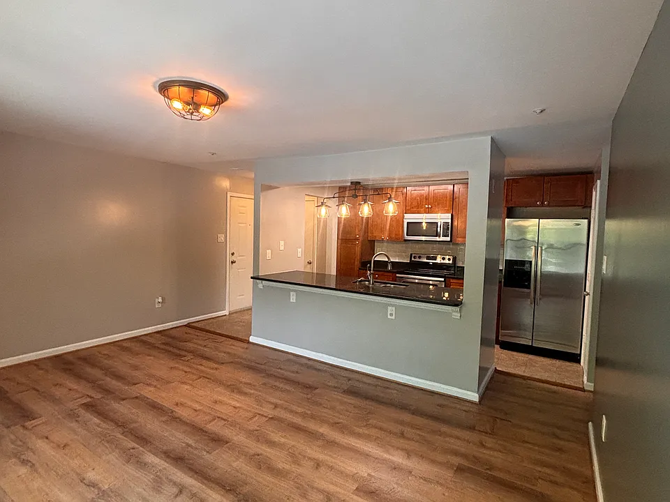 14201 Wolf Creek Pl #6