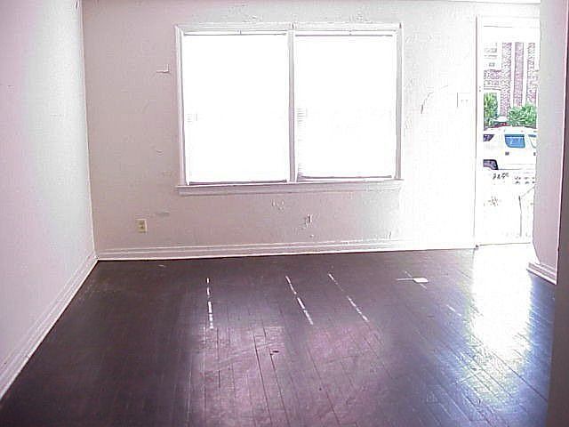 2nd image of 2705 Waldo St