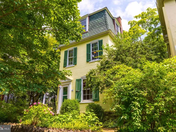 848 Carpenter Ln, Philadelphia, PA 19119