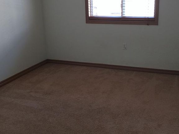 4th image of 25 Fuller Cir