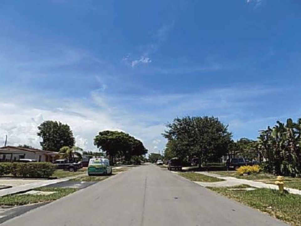 2nd image of 5256 NE 1st Ter