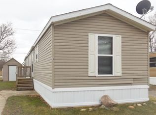 8 Maple Dr, Belleville, MI 48111