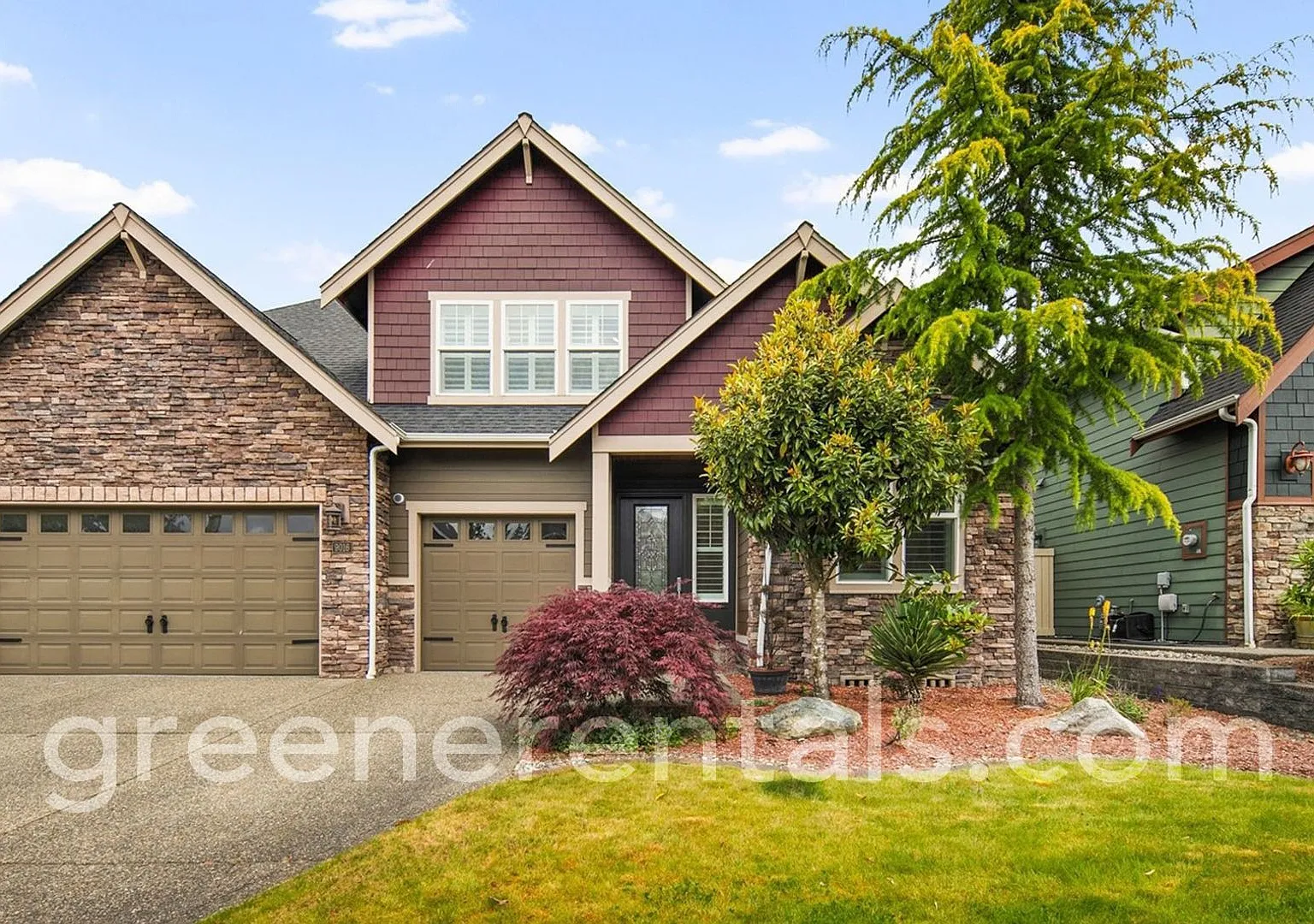 Luxurious 4BD 3.5BA Home in Campus Highlands — Photo 1