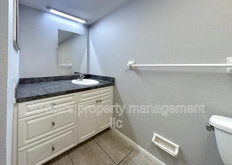 4725 39th Ave N #104 — Photo 16