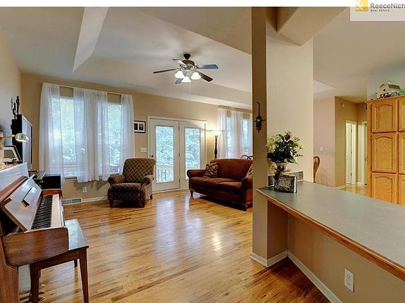 Very open floor plan, look into the kitchen via cutout