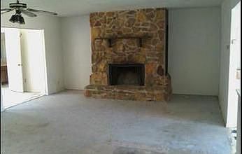 2nd image of 1401 E Park Dr