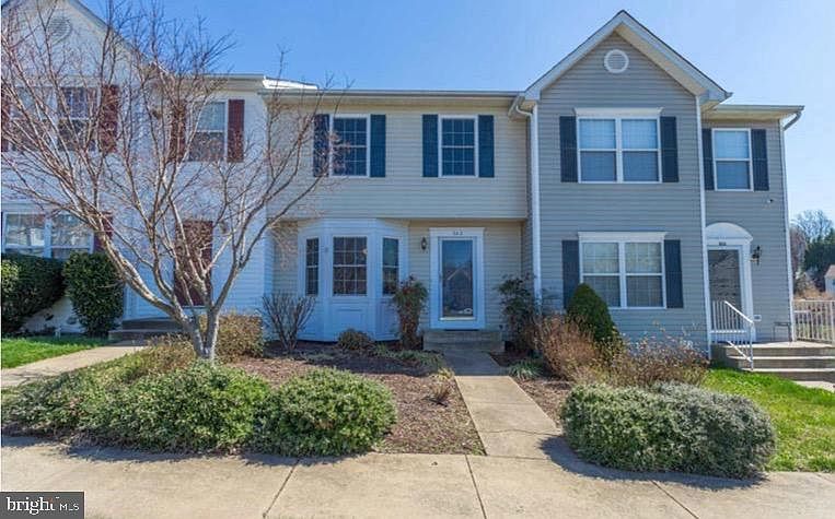 1st image of 302 Crescent Blvd
