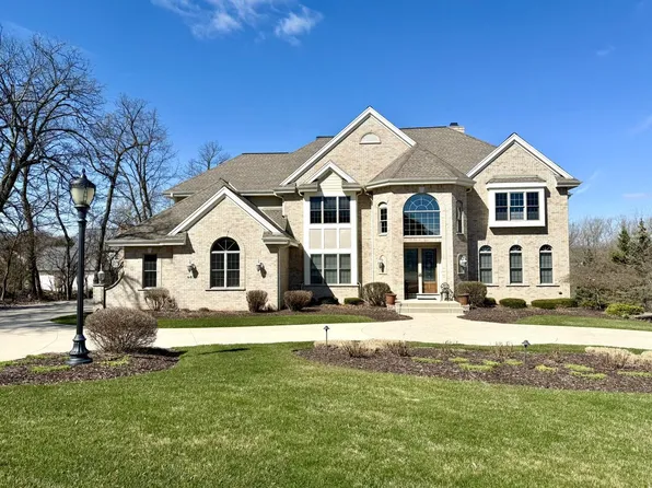 685 Hawks Ridge ROAD, Brookfield, WI 53045