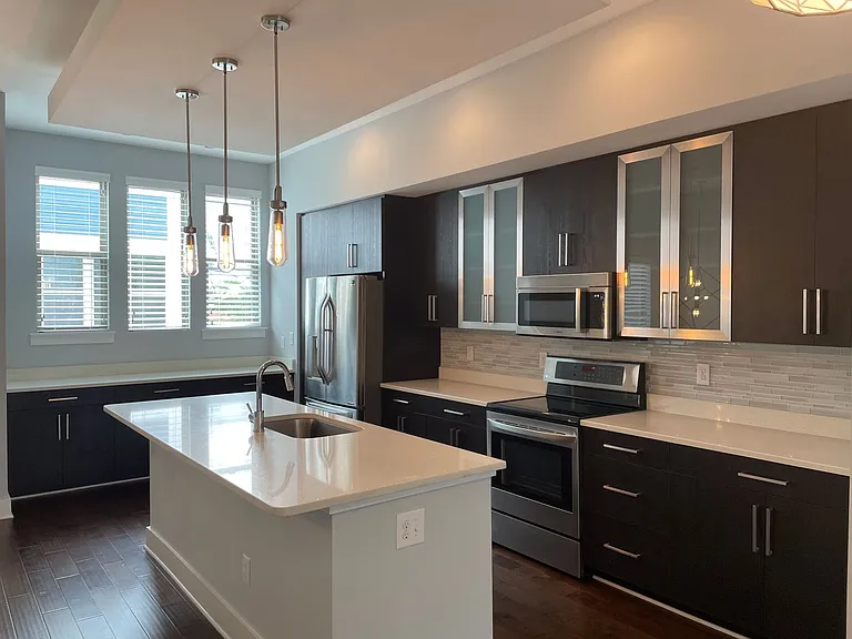 338 Helix Way — Photo 4