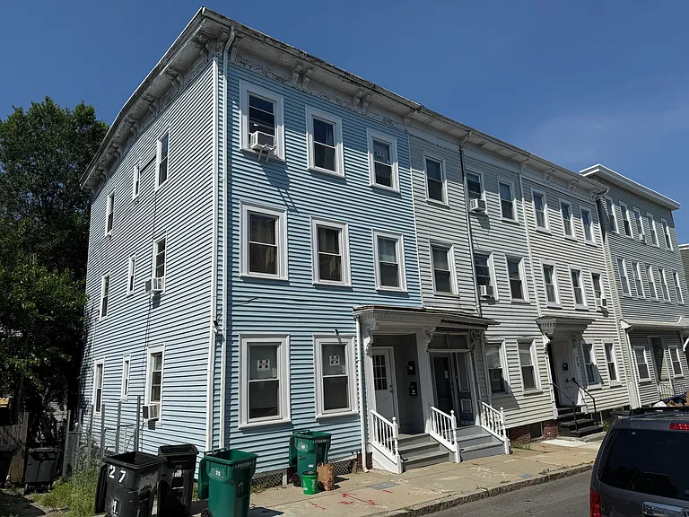 27 Woodward St #3 — Photo 2
