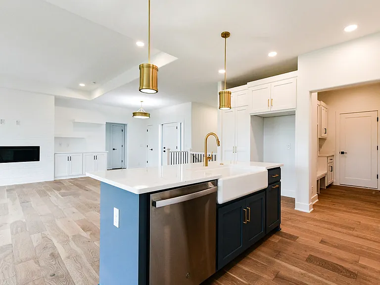 12605 Glenn St — Photo 3