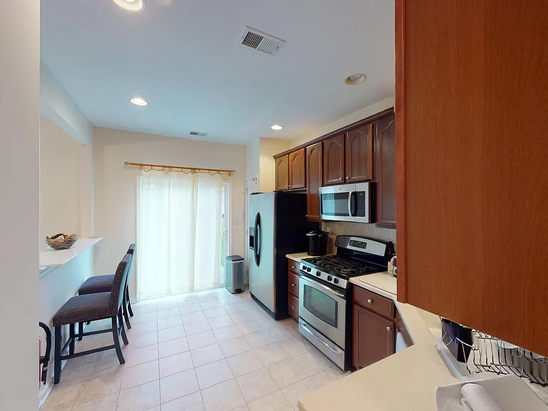 206 Concord Pl — Photo 15