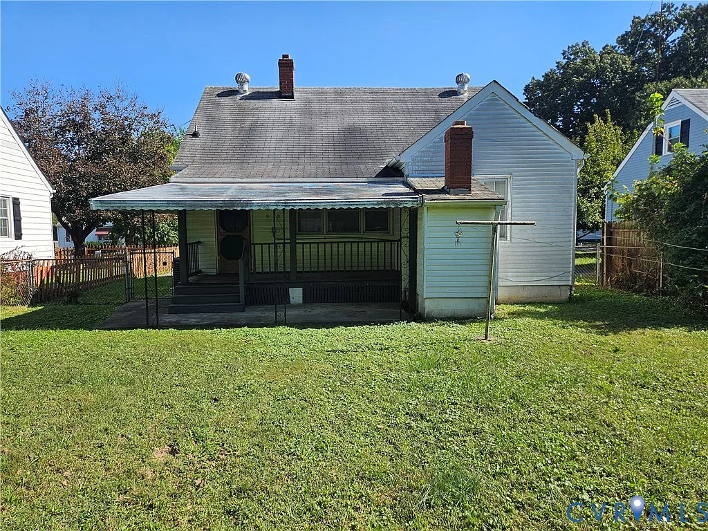 3 bed, 1.0 bath, 1208 sqft, $1,395 — Photo 2