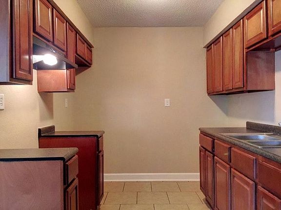 2nd image of 4557 Sunvalley Dr