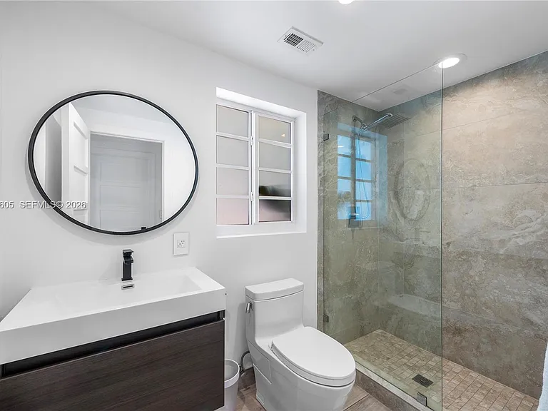 5236 Pine Tree Dr — Photo 19
