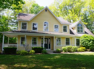9 Siena Dr, Halfmoon, NY 12065