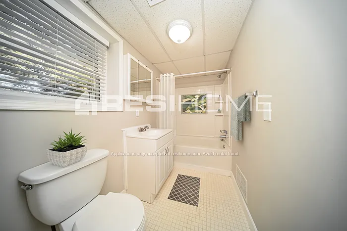 8088 Picadilly Ct — Photo 10