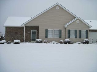 111 Clearwater Dr, Ellwood City, PA 16117