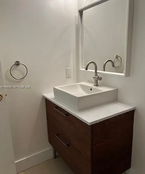 2226 N Cypress Bend Dr #210 — Photo 20