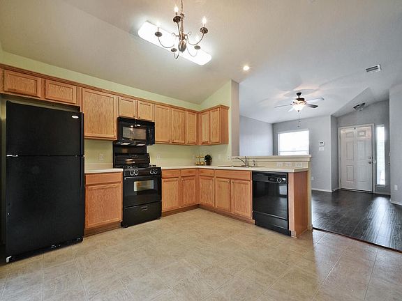 4th image of 437 Sweet Leaf Ln